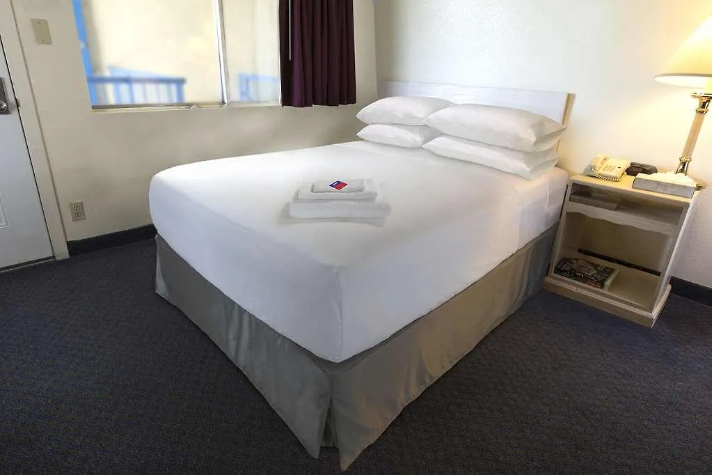 Americas Best Value Inn I-240 멤피스 2*,