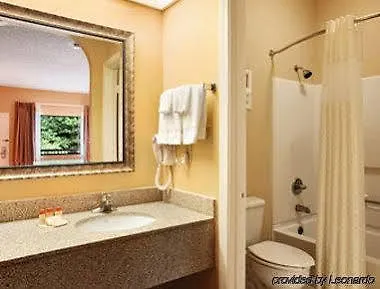 Americas Best Value Inn I-240 Memphis 2*,  United States